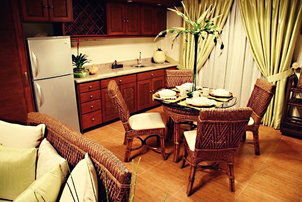 Java Hotel Laoag Ngoại thất bức ảnh